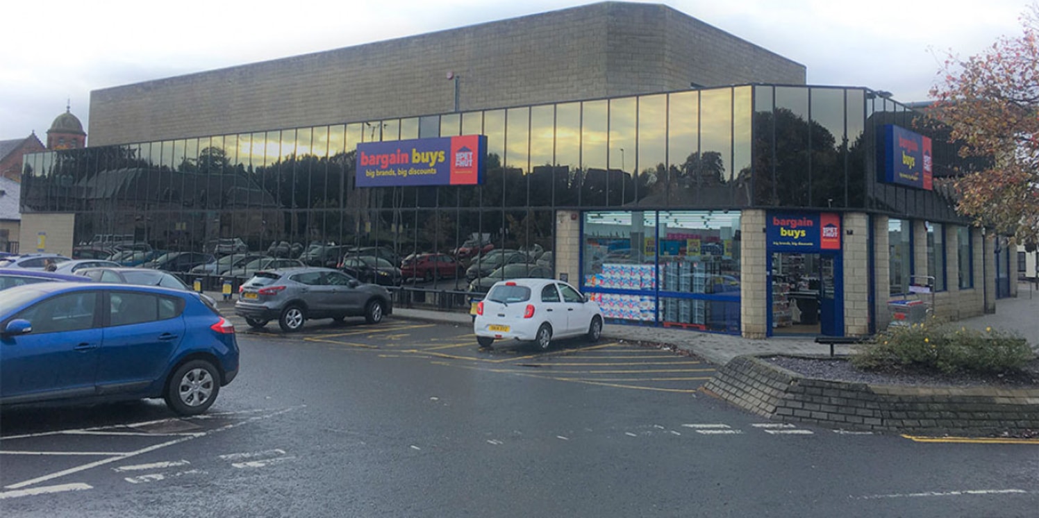 <p>A popular shopping centre located in Penicuik, approximately 10 miles south of Edinburgh City Centre. A popular commuter town and resident population of approximately 17,000. Free customer parking is provided.</p><ul>

<li class="p1">Potential Gym...