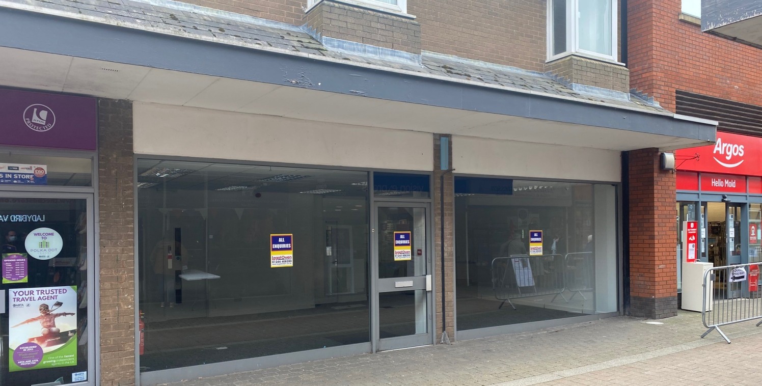 Prominent retail unit for let with a busy town centre.

The shop is located within the pedestrianised Daniel Owen Shopping Centre with nearby occupiers including Argos, HSBC and the town's library and Market Hall