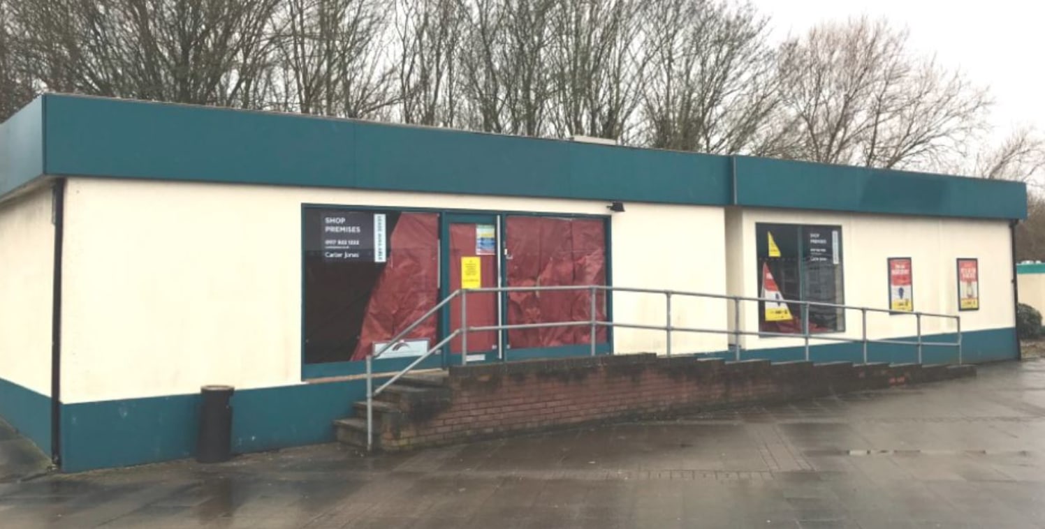 Standalone Retail Unit Available To Let.

Ground Floor Area: 98.66 Sq m (1,062 Sq Ft)

Incentives Available - Subject to Status.

Tamworth Services is operated by MOTO and is accessible from both directions of the M4 at Junction 13 with the A34.

The...