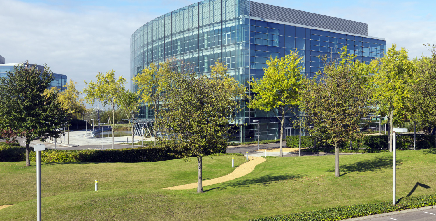 A stylish headquarters building with feature glass elevations adjacent to the M4 motorway for outstanding prominence. Large, flexible floor plates and maximum natural light create an exceptional working environment.

Current availability is as follow...
