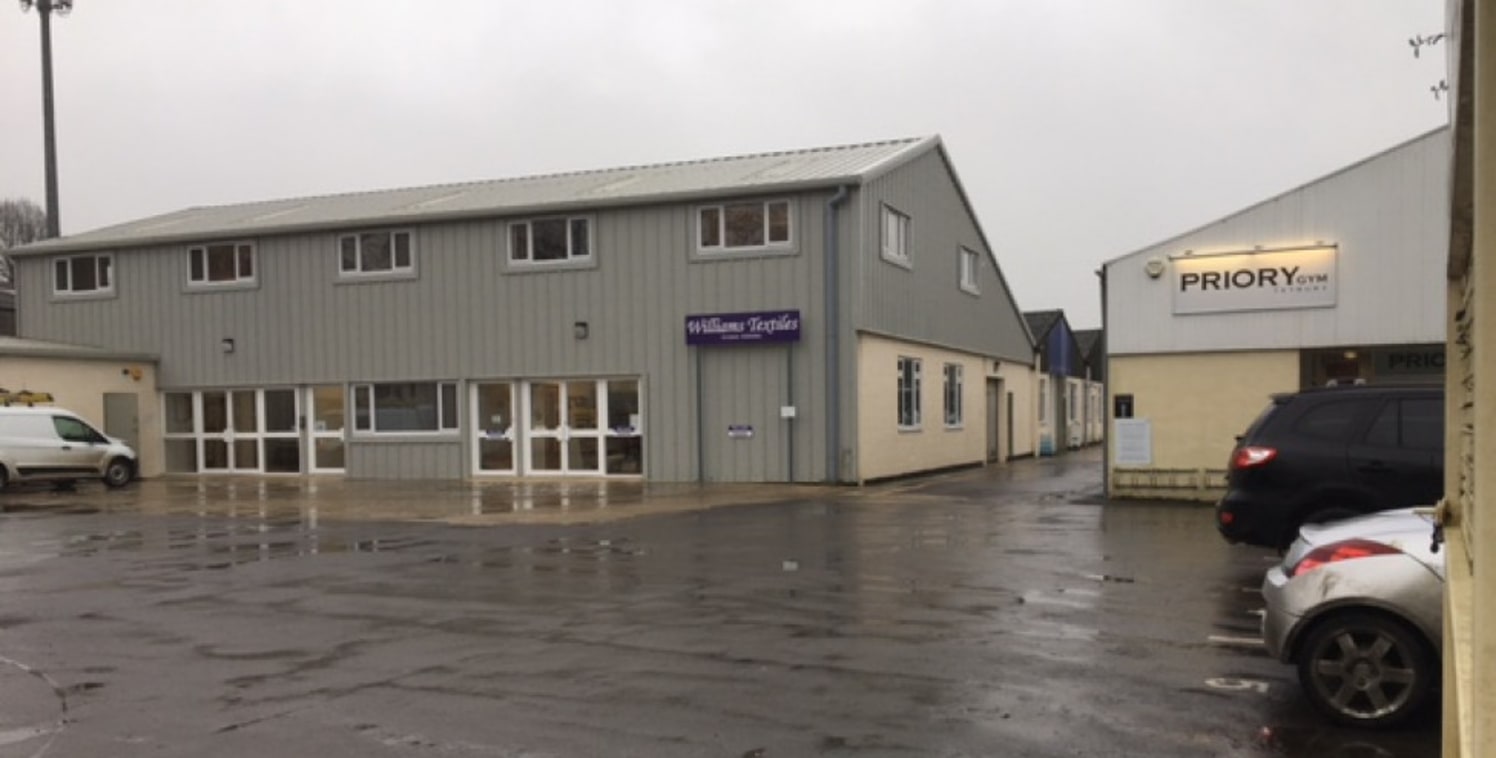 A range of offices, retail and trade counters, workshops, lock ups and storage units including self storage from 160 - 5,000 sq ft available on flexible terms. Located adjacent to the Tesco supermarket on London Road in...