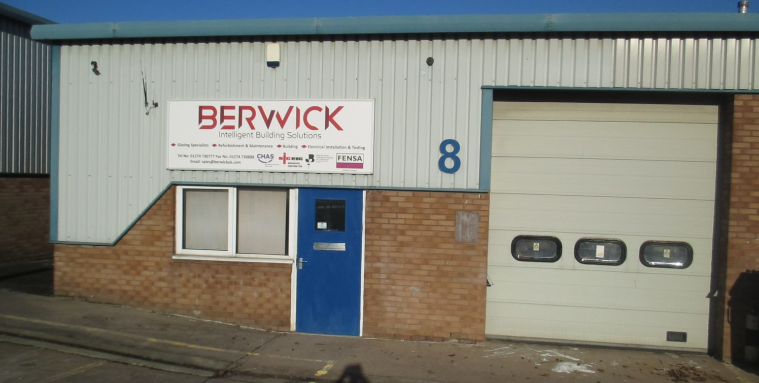 Modern single storey industrial unit situated on established industrial park. Up and over loading door and forecourt parking/servicing....