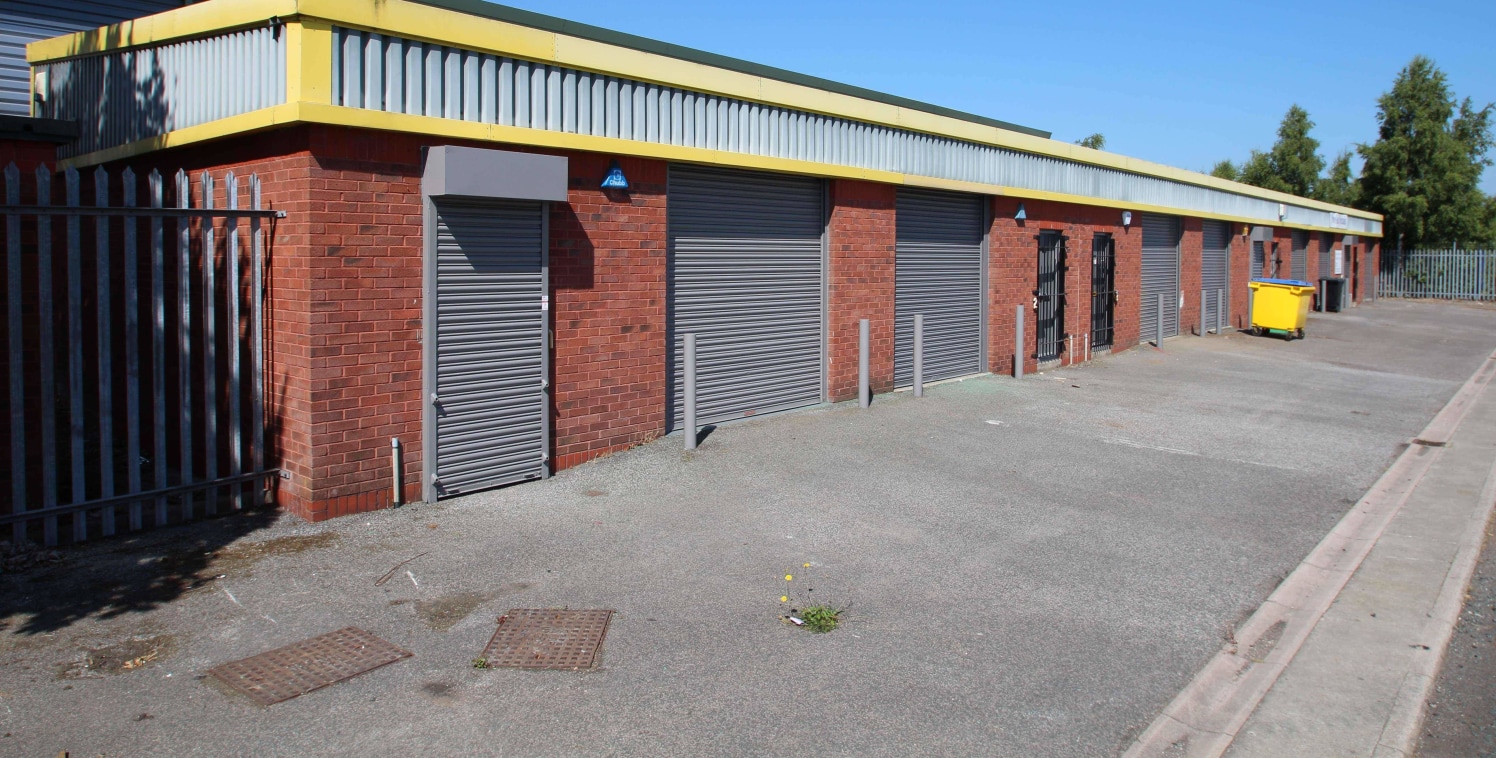 Westland Court is a modern industrial development comprising a range of compact single-storey units, constructed with reinforced concrete floors, double skin brick and block work elevations and high level profile cladding. The unit benefits from the...