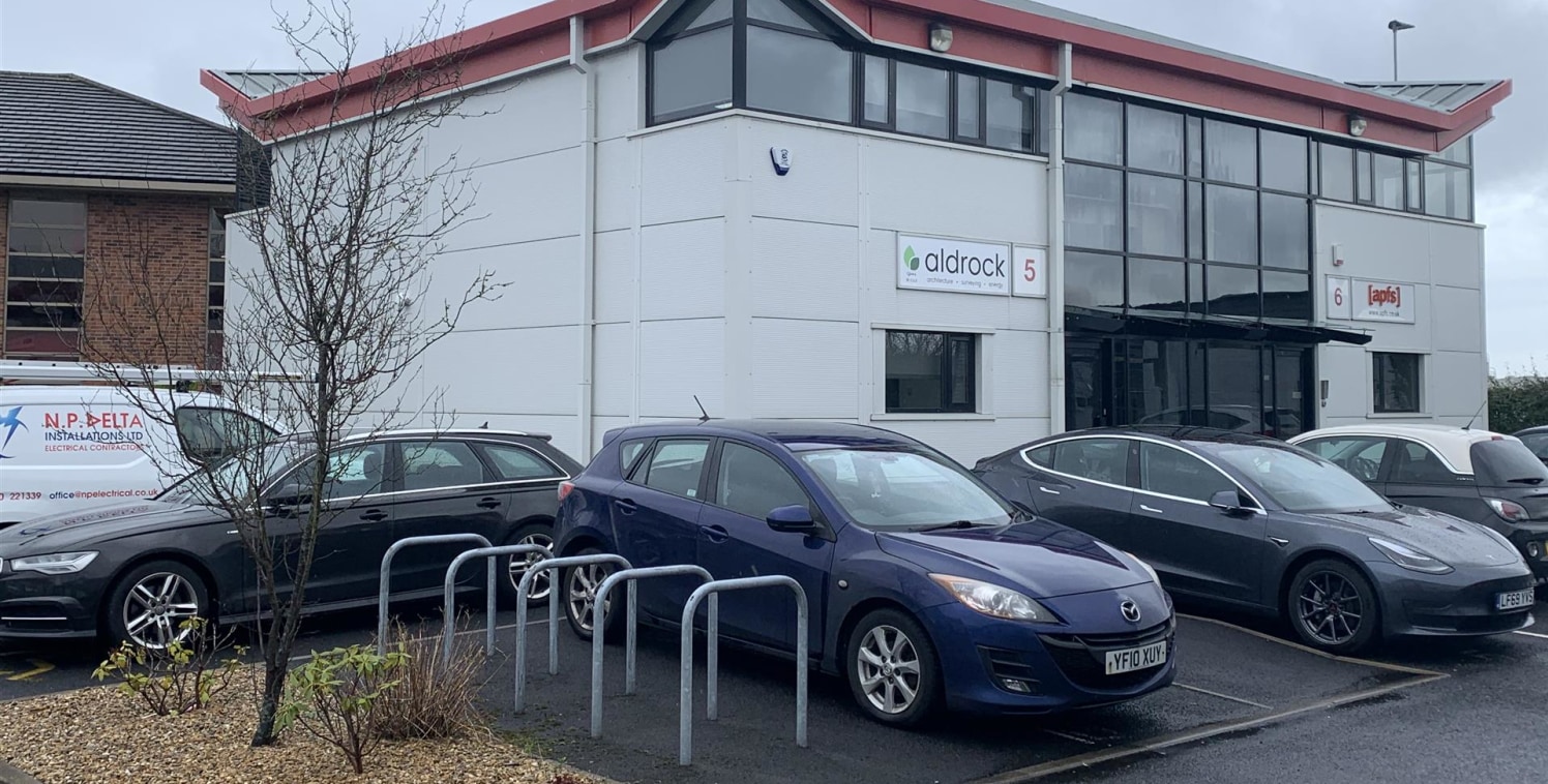 The property comprises a high specification end terraced 2-storey office building of steel frame construction with feature king span cladding and glass walls under pitched insulated steel profile roof.<br><br>The available suite is on the ground floo...