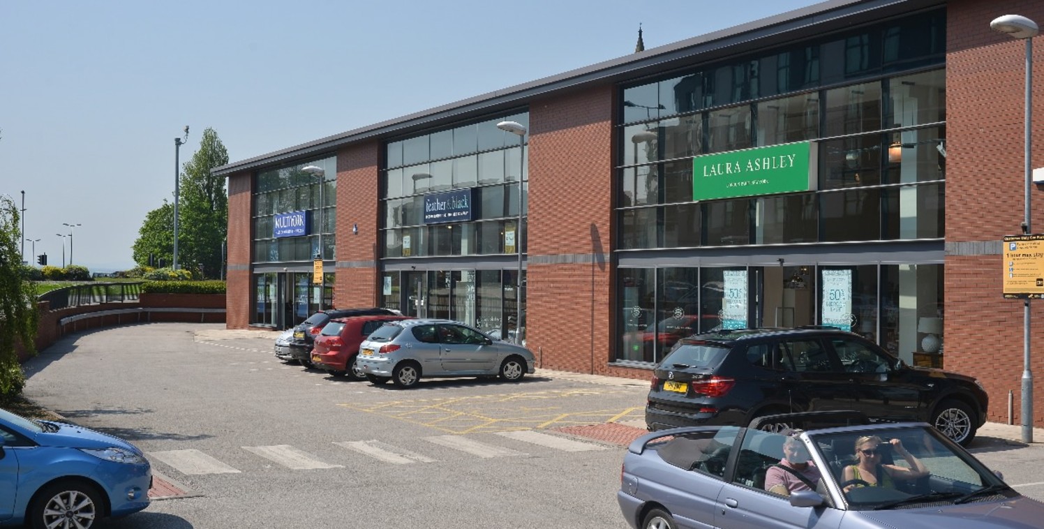 Retail unit to let from 4,000 - 10,000 sq ft. 

The subject premises are located on Centurion Point, a prominent retail park fronting the inner ring road. The scheme is within walking distance to Chester city centre, and other occupiers on the park i...