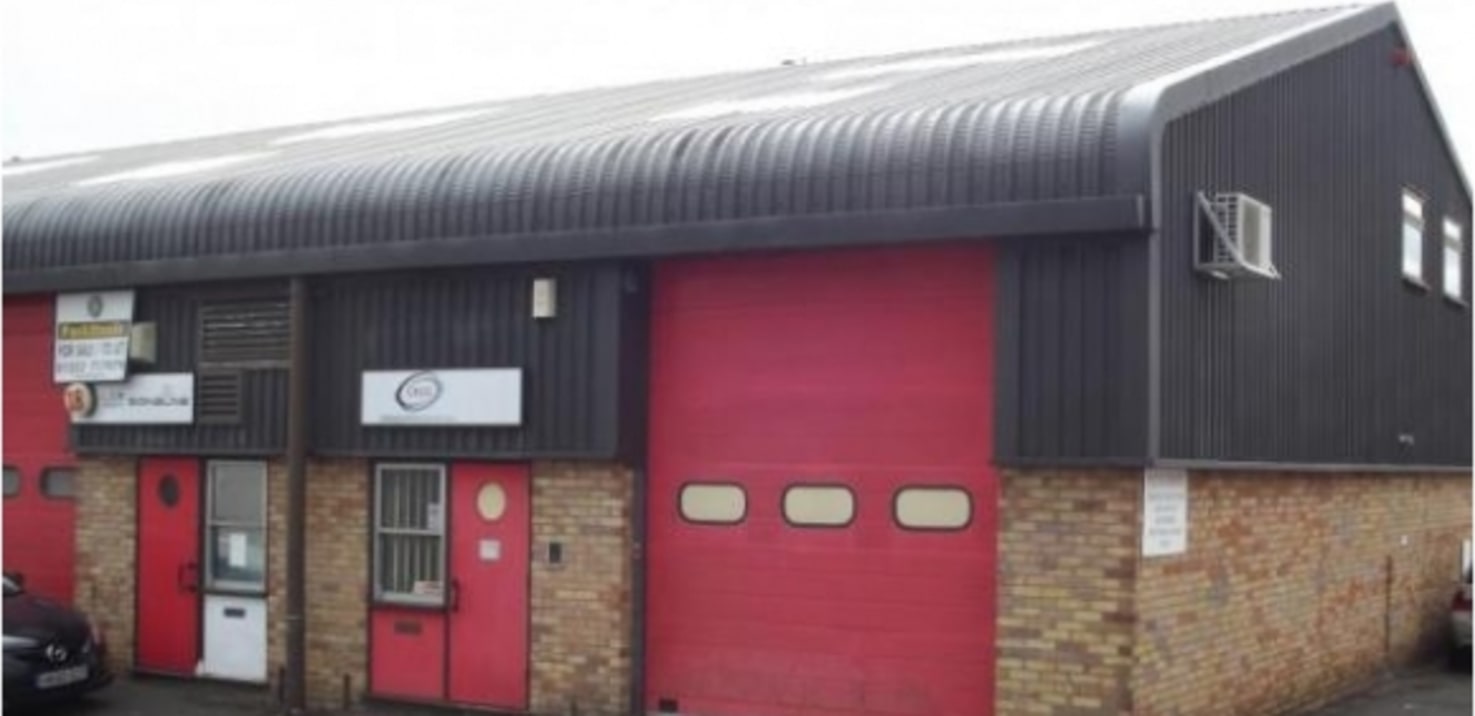 Industrial unit with offices at first floor