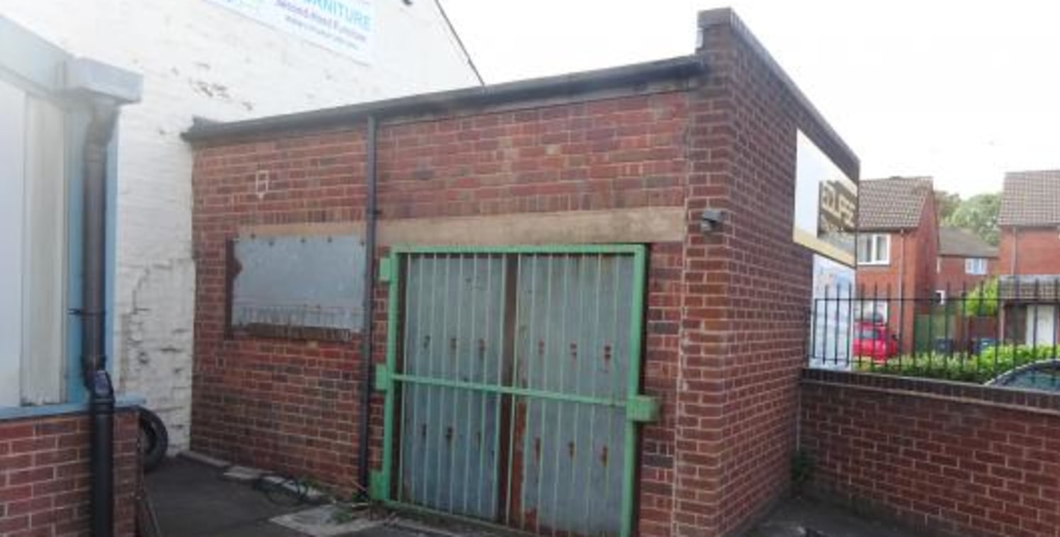 Location\n\nThe estate is situated on the A457 Sedgley Road West, close to its junction with the A4037 Hurst Lane.\n\nDescription\n\nThe store has brick/blockwork walls surmounted by a flat roof. Maximum height 3.12m (10'3") approx. No toilets are in...