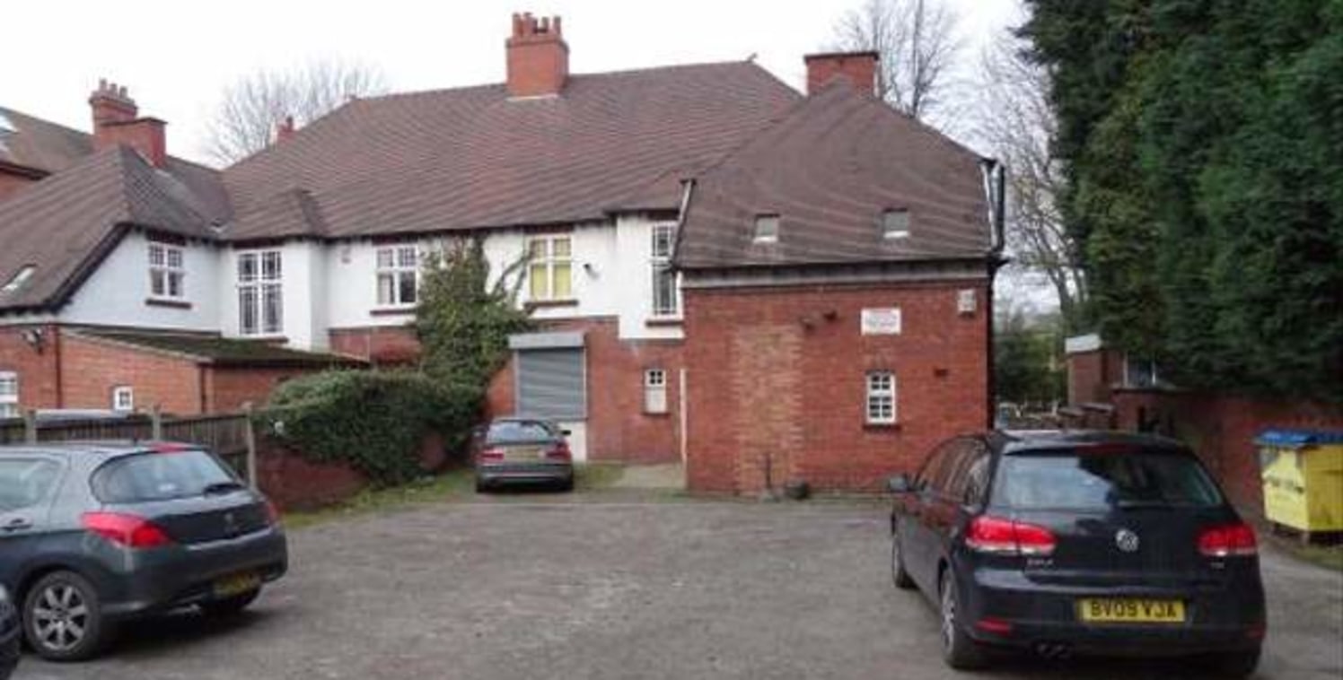 Two storey office premises close to DUDLEY TOWN CENTRE with generous car parking to the...