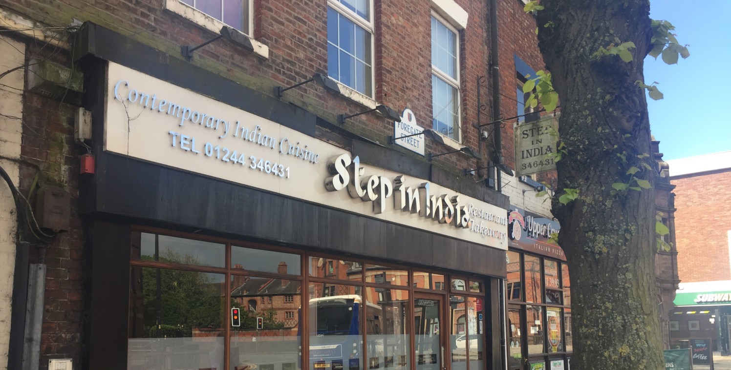 Restaurant unit comprising 1,646 sq ft to let in Chester.

The property is located on Foregate Street, with a number of surrounding food retailers in the near vicinity include Rubens, Subway and Wok & Go.

The premises are available by way of a new F...