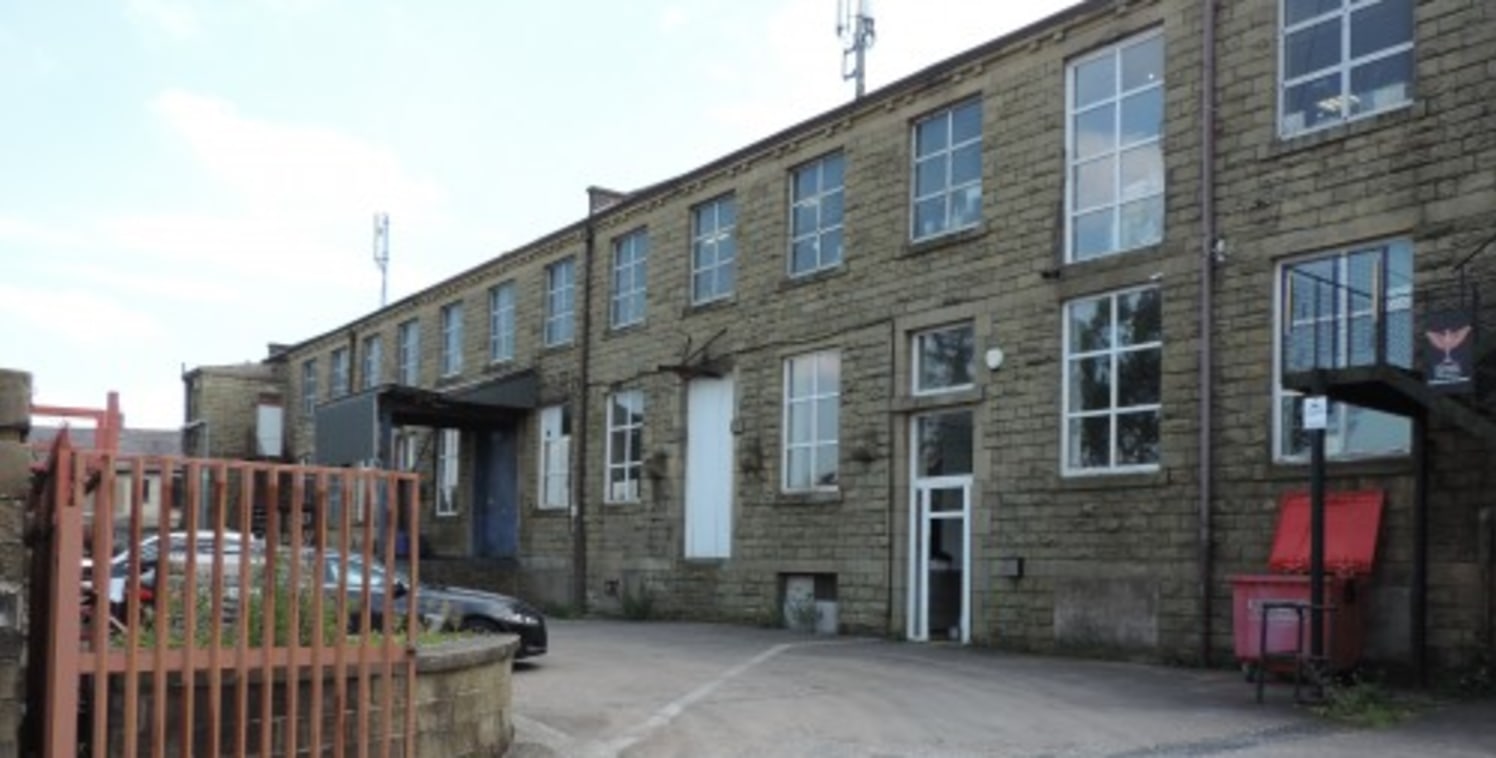 A refurbished workshop/warehouse unit within a mill complex having good access to both junctions 9 & 10 of the M65 motorway.\n\nThe workshop is positioned at the front of the mill and has lots of natural light from large UPVC windows at the front of...