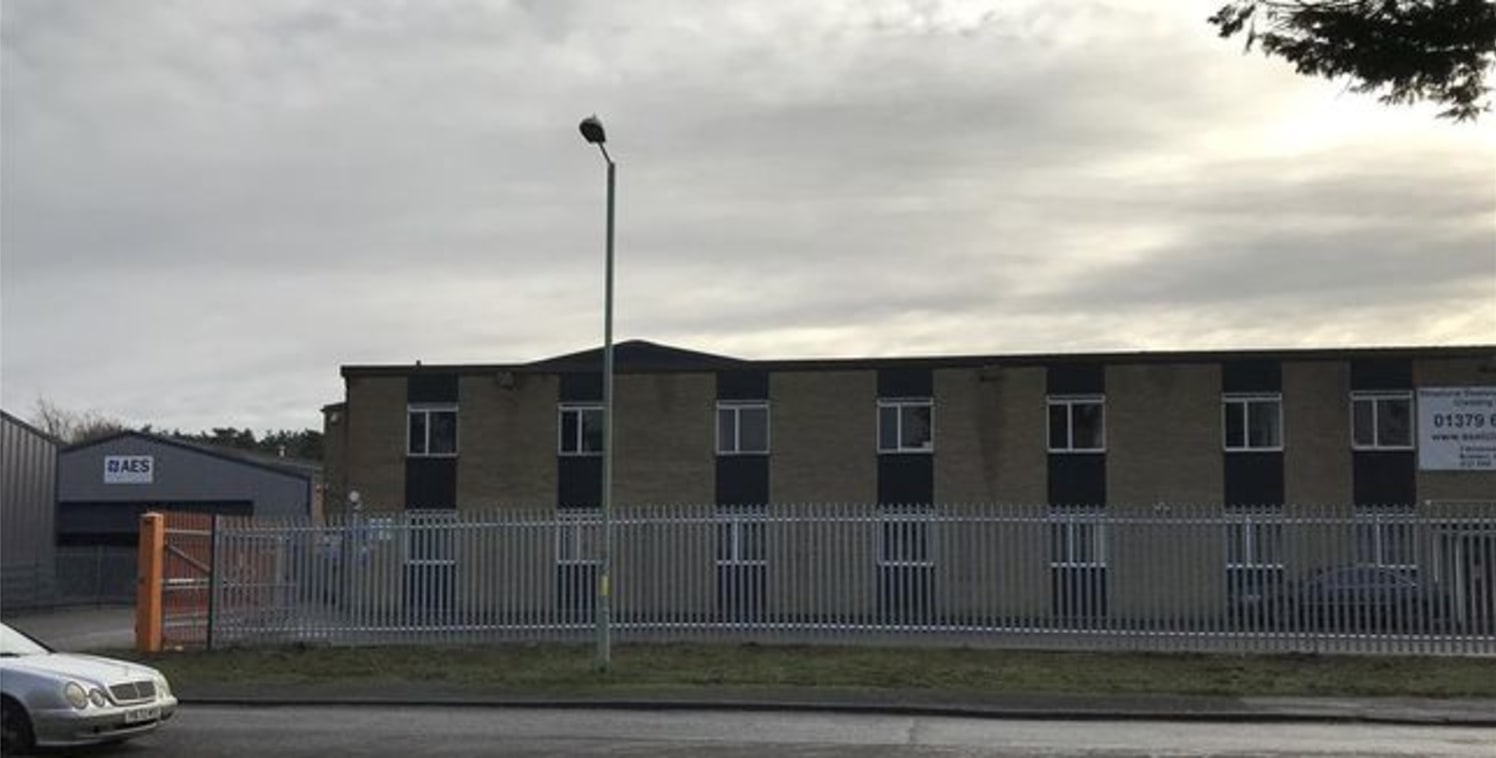 Multi-purpose industrial/warehouse unit. The property is a mix of both high and low bay warehousing/production space of steel portal frame construction with office block to the front of the site. The property benefits from an overhead crane system in...