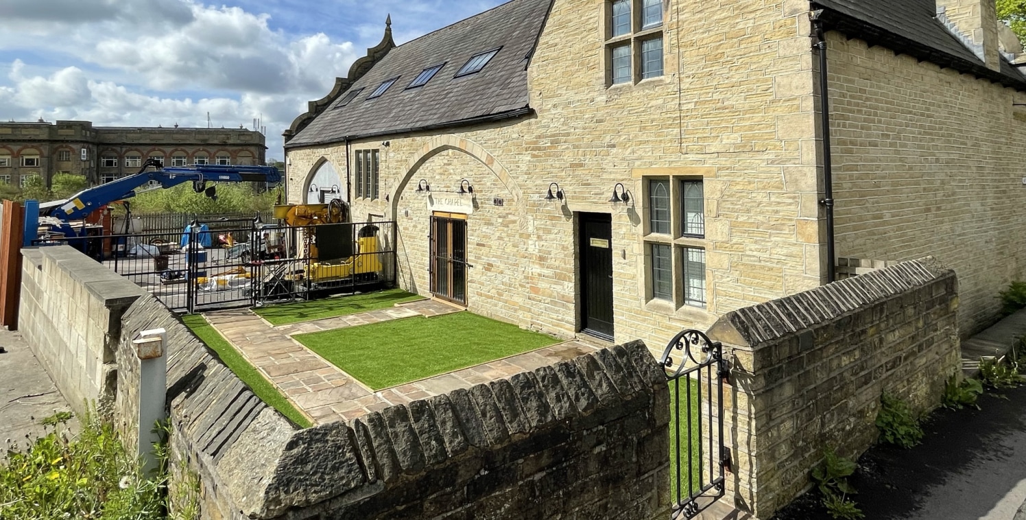 The property briefly comprises a Grade II Listed former Chapel having being sympathetically converted into a hybrid bespoke office and workshop unit benefiting from a small yard/compound to the side and rear of the building.

Internally, the property...