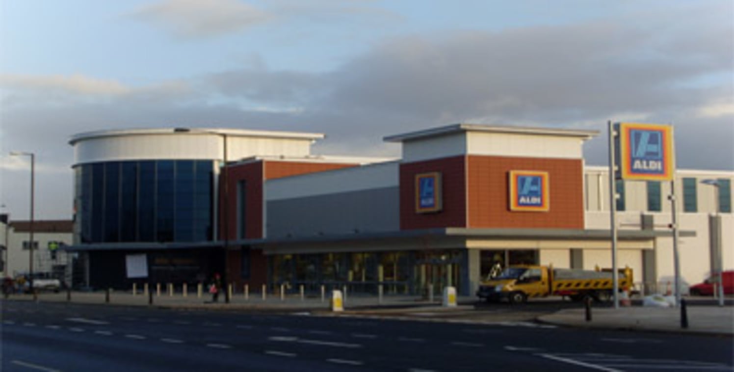 Ground Floor Non Food Retail Unit 887 Sq m (9,547 Sq ft) approx

(Aldi & Travelodge now open)