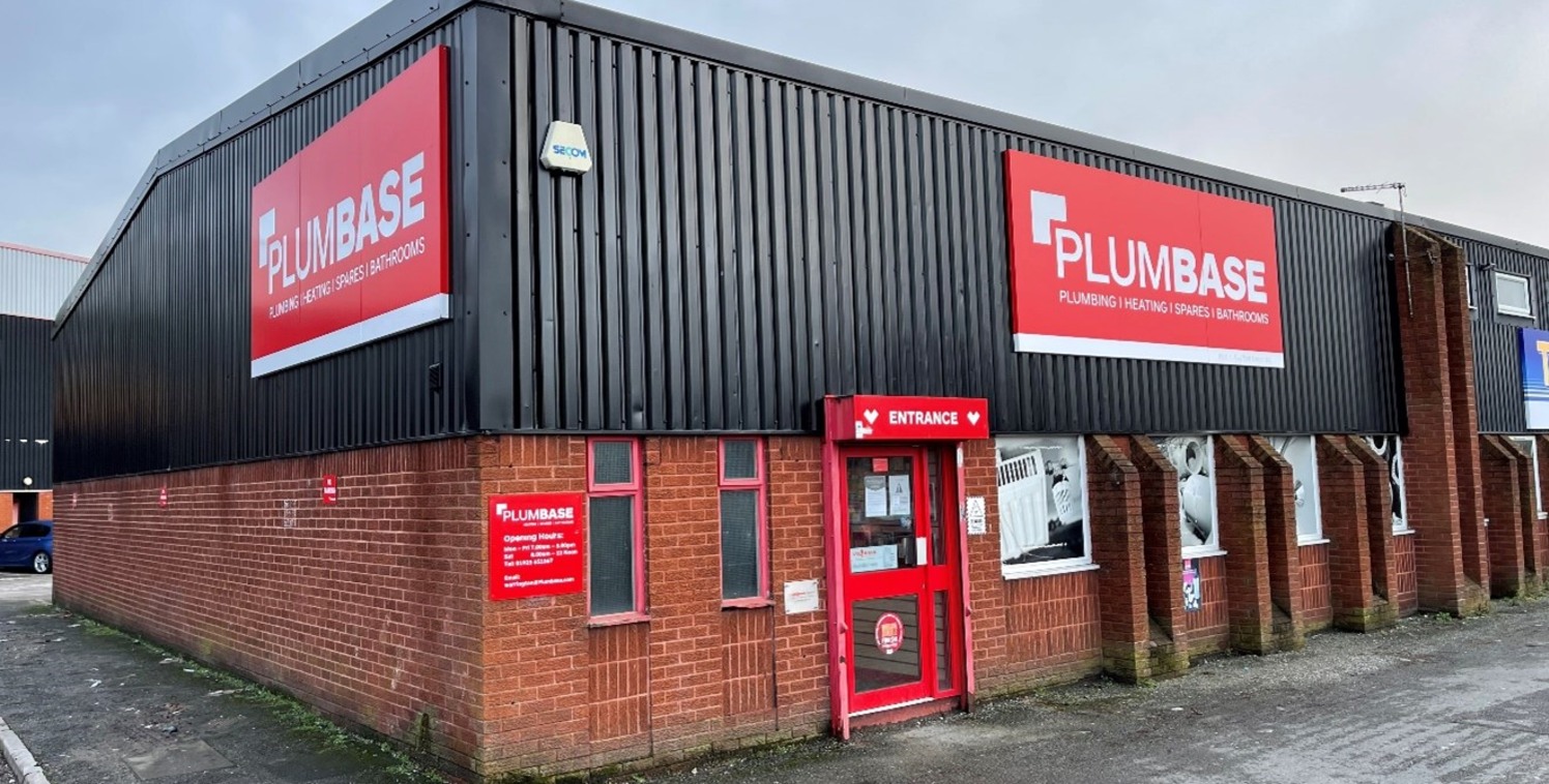 We are delighted to offer for rent or sale this modern end terraced trade counter unit, that is situated in a highly sought after position where properties become rarely available. 

Internally the unit comprises an attractive trade counter area with...