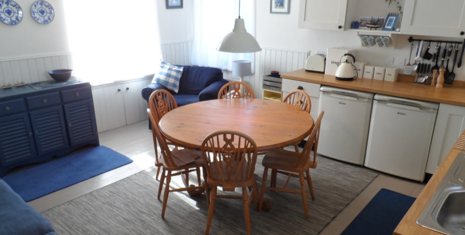 Highly attractive and modern holiday cottage set within popular coastal village of Findochty, with splendid views over the harbour.<br><br>* Beautifully renovated former fisherman's cottage, above the picturesque Hythe beach and harbor....