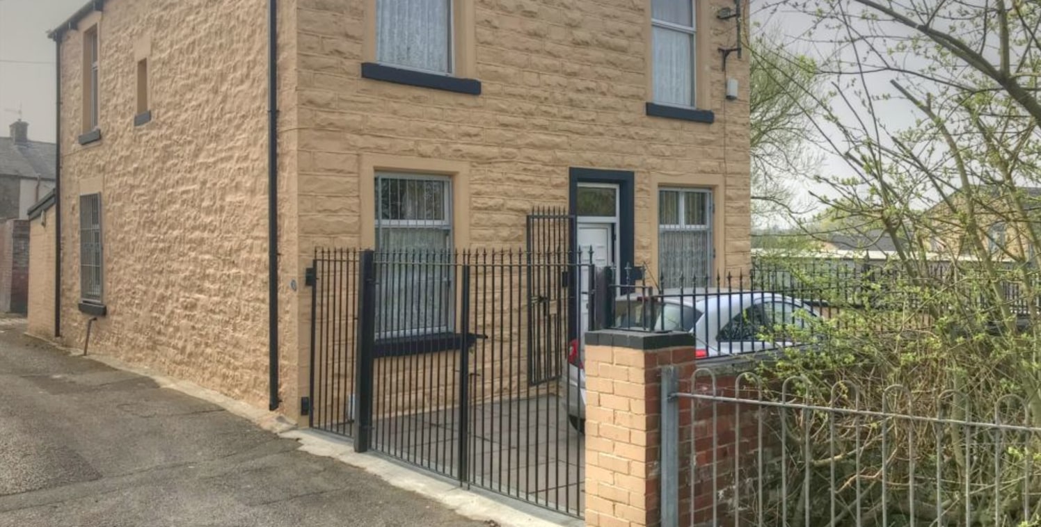 OVERVIEW\n\nFor Sale by the Modern Method of Auction; starting bid price &pound;135,000 plus Reservation fee. This property is for sale by the Lancashire Property Auction powered by Iam Sold....