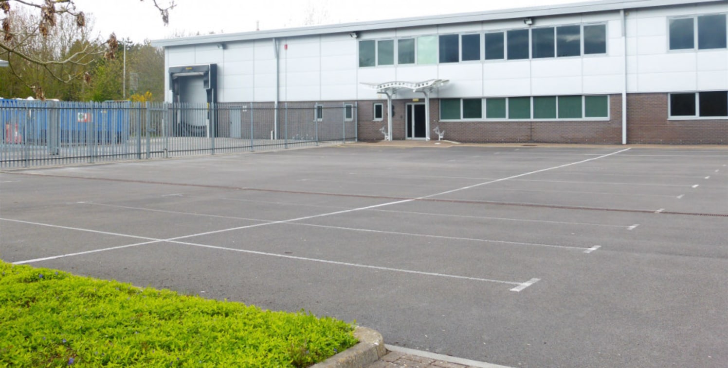 11,455 sq ft modern distribution end of terrace unit, conveniently located next to Junction 21 of the M5 with self contained...