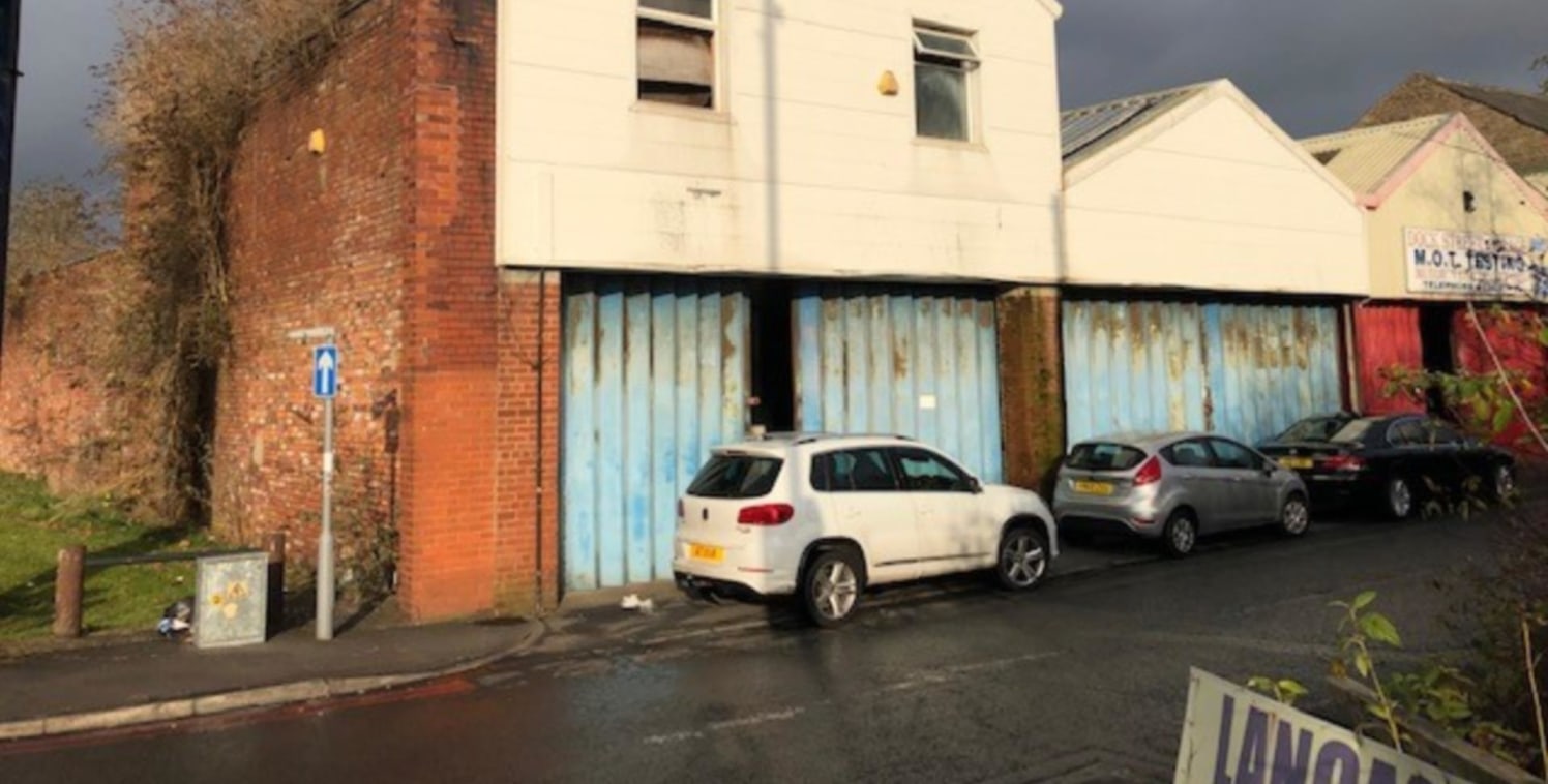 The property comprises a 6,334 sq.ft predominantly open plan warehouse with an eaves height of 4.4m.<br><br>Access to the unit is through a large concertina door, which fronts onto Dock Street....