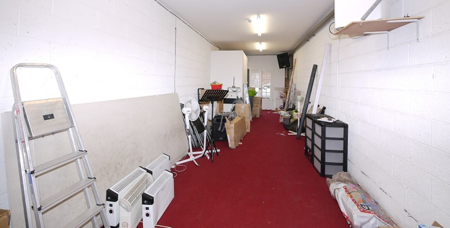 D2 License which could suit a specialist gym/personal training studio, office, design studio, craft workshop and located moments from Dalston Kingsland Station.