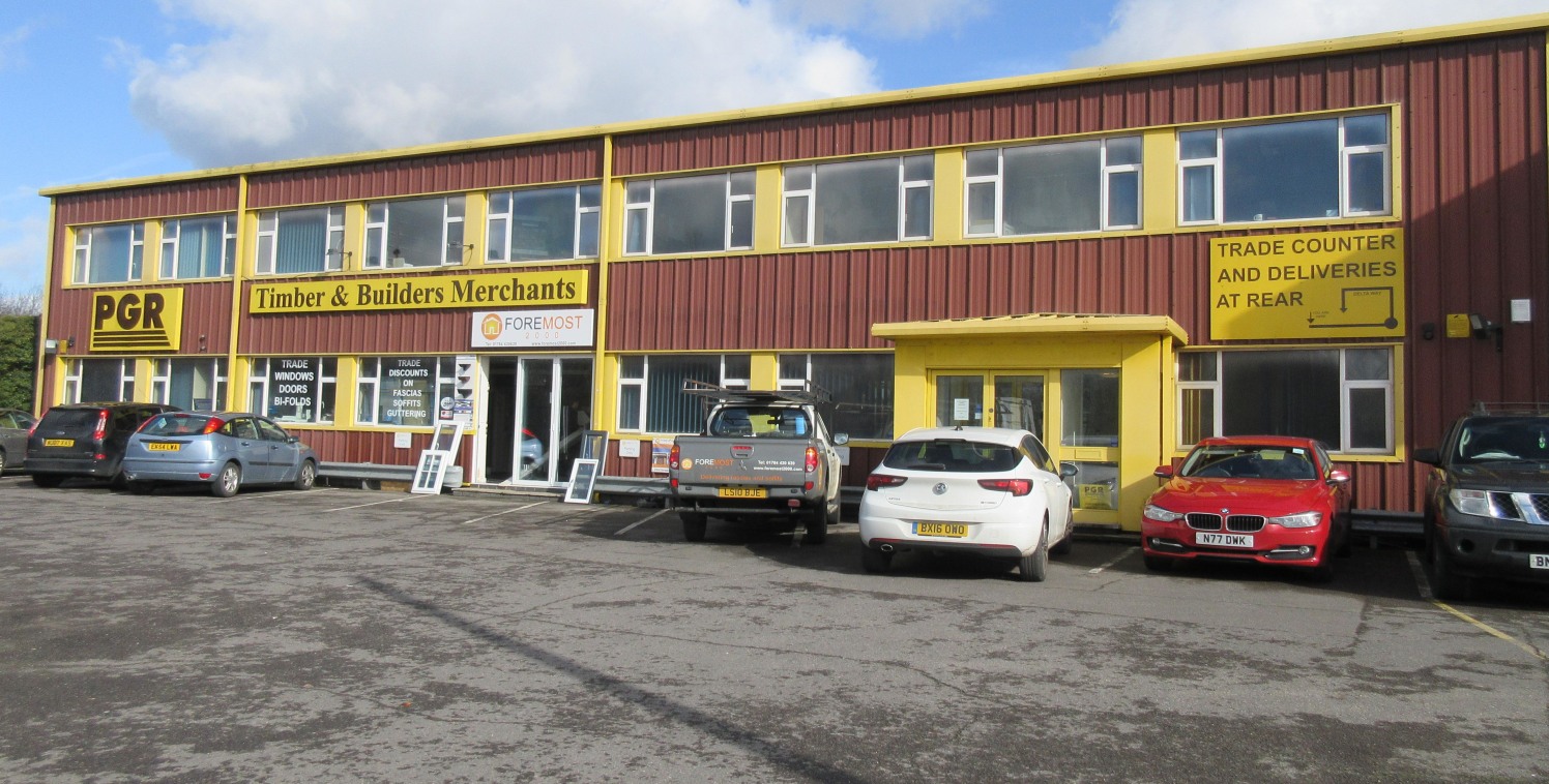 Office/light industrial building in prominent position