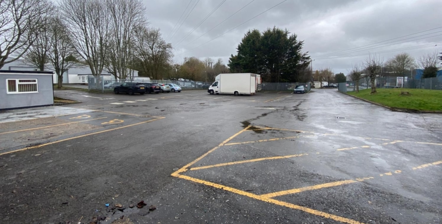 A freehold industrial/warehouse unit set in a private yard within Alton's main industrial area