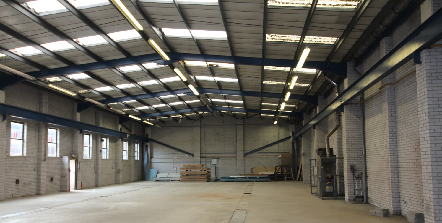 HIGH BAY warehouse with three storey offices in Birmingham CITY CENTRE - Total (GIA) 10,179 ft2 (945.65 m2)...