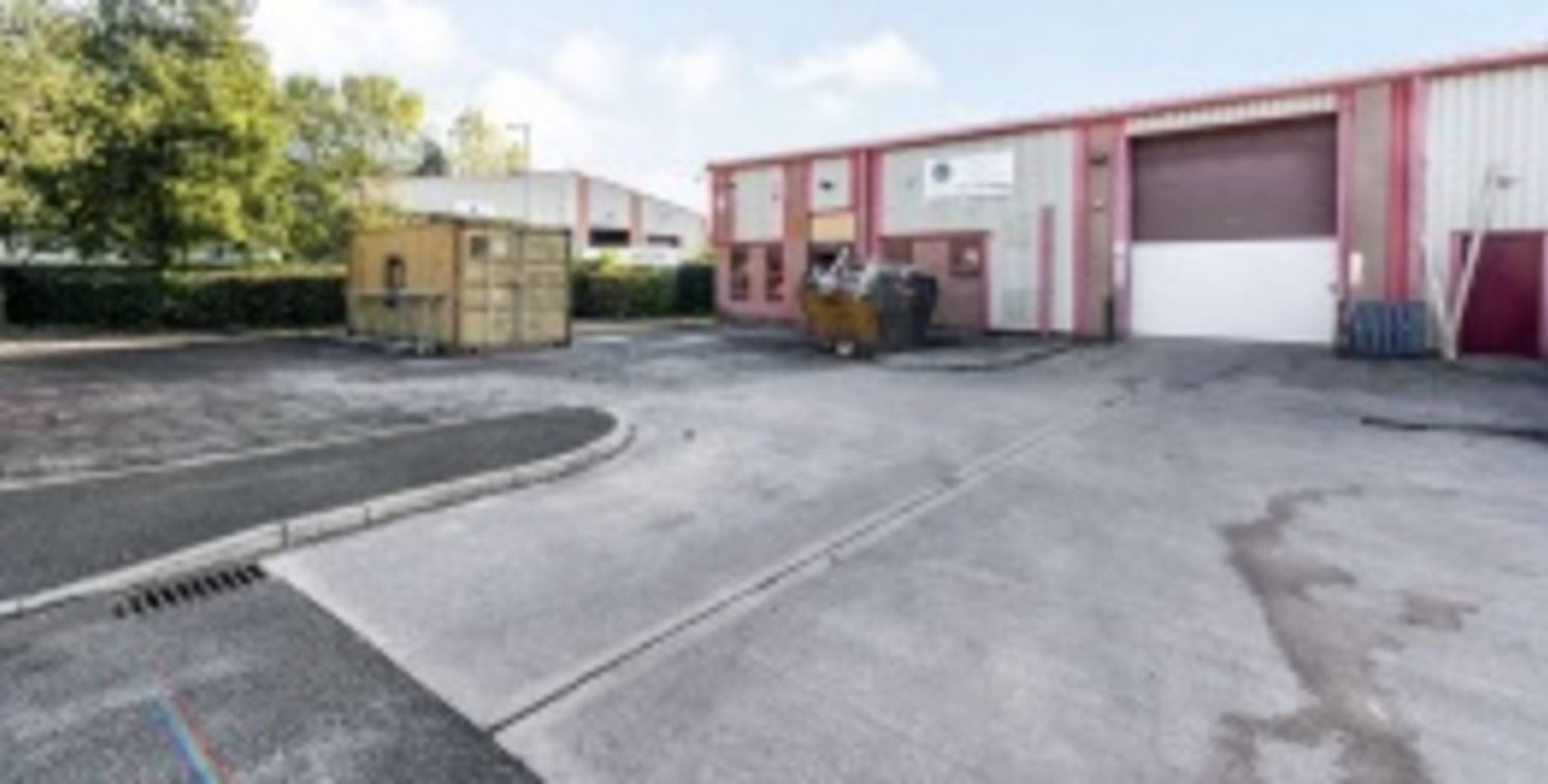 Situated in a premier industrial location, this space benefits from 3 phase power, CCTV and WC facilities. The space is well suited for a range of business needs to include light industrial, warehouse, retail/trade counter, leisure and storage space....