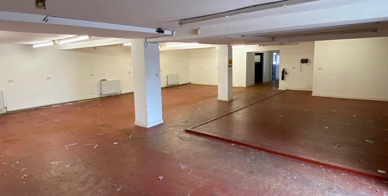 Comprising a good sized mixed workshop and office property, extending to approximately 266 sq m (2,863 sq ft), arranged over predominantly ground floor together with first floor office/canteen.

The ground floor accommodation is open plan, together w...