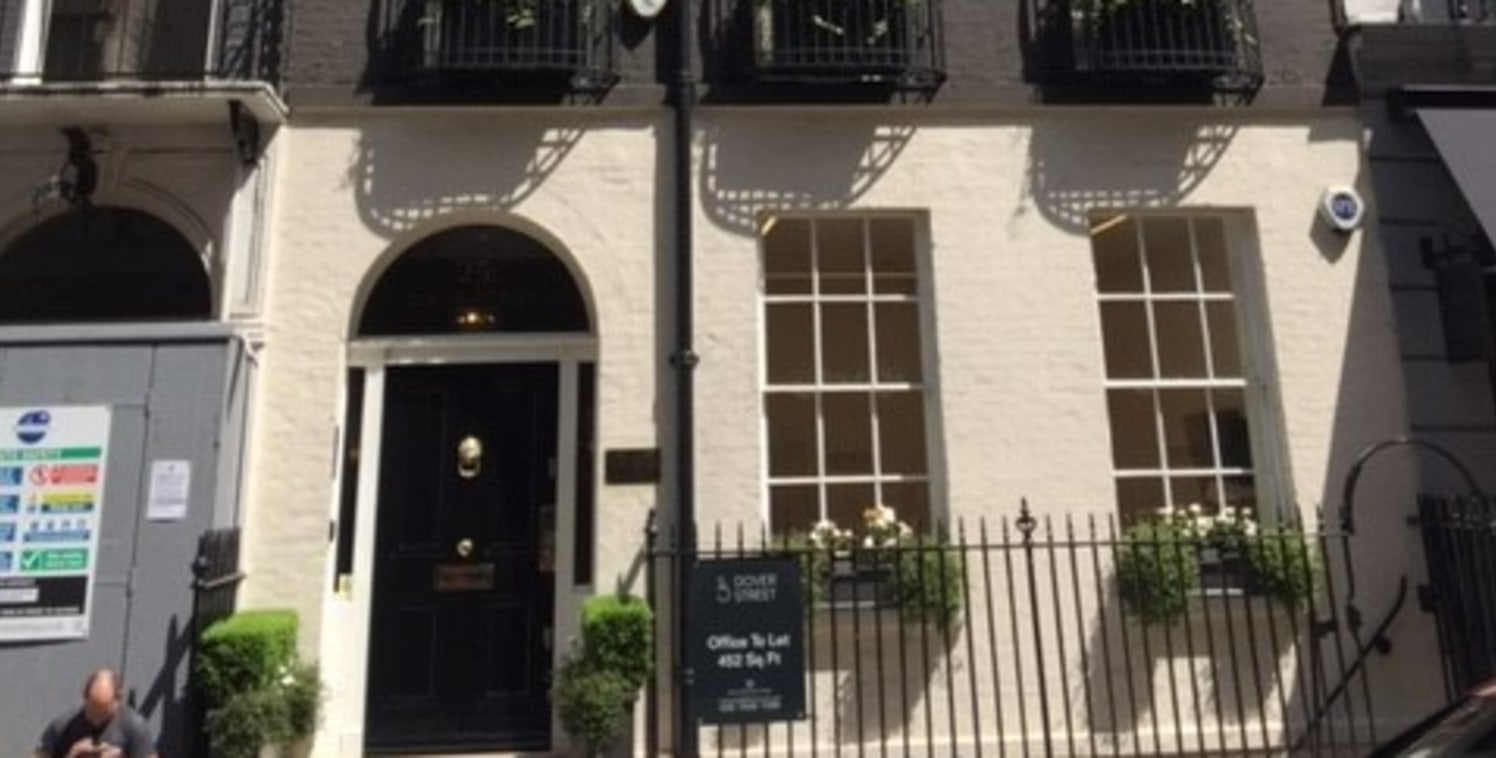 The available office space is located on the third floor of 25 Dover Street, behind an attractive Georgian façade.