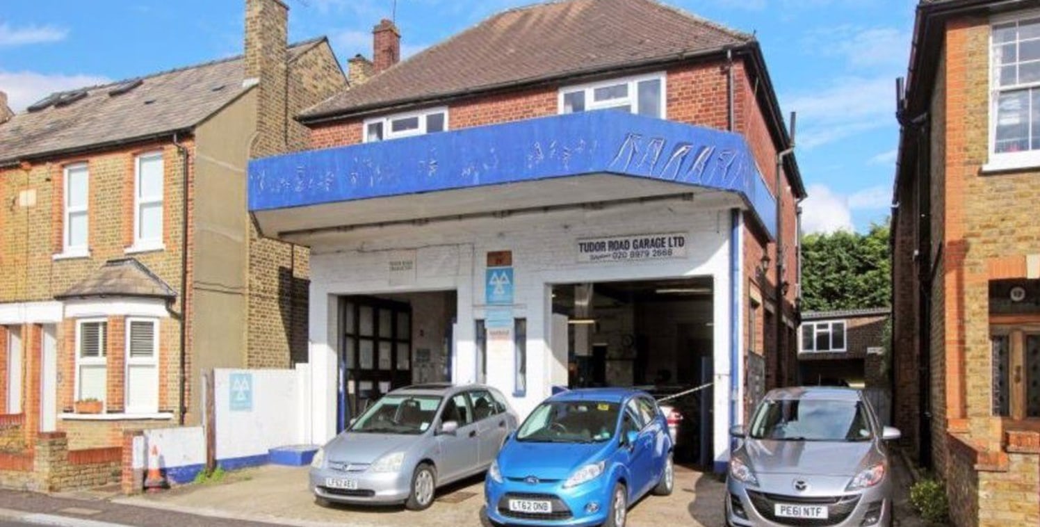 Two storey building recently operating as a car repair workshop at ground level with a separate two bedroom self contained flat of some 760sq.ft above. The property would suit those in the motor trade looking for a new premises or developers as clear...