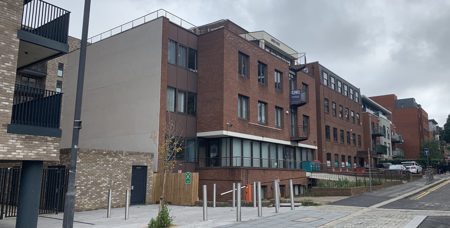 Garden House is an attractive 1980's office building arranged over lower ground and 5 upper floors. The building is 15,101 sq ft in total and has its own gated car park with 20 spaces. There is an automated passenger lift and a large roof terrace. Fl...