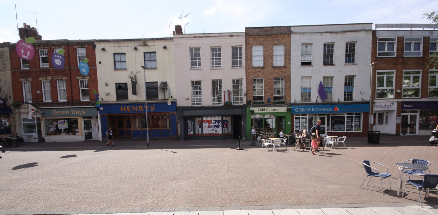 Mid-terraced three storey Grade II Listed property. Ground floor retail unit which could be made self-contained. Upper parts with potential to be converted into 2 self-contained apartments. Town centre location on a pedestrianised high street. Ground...