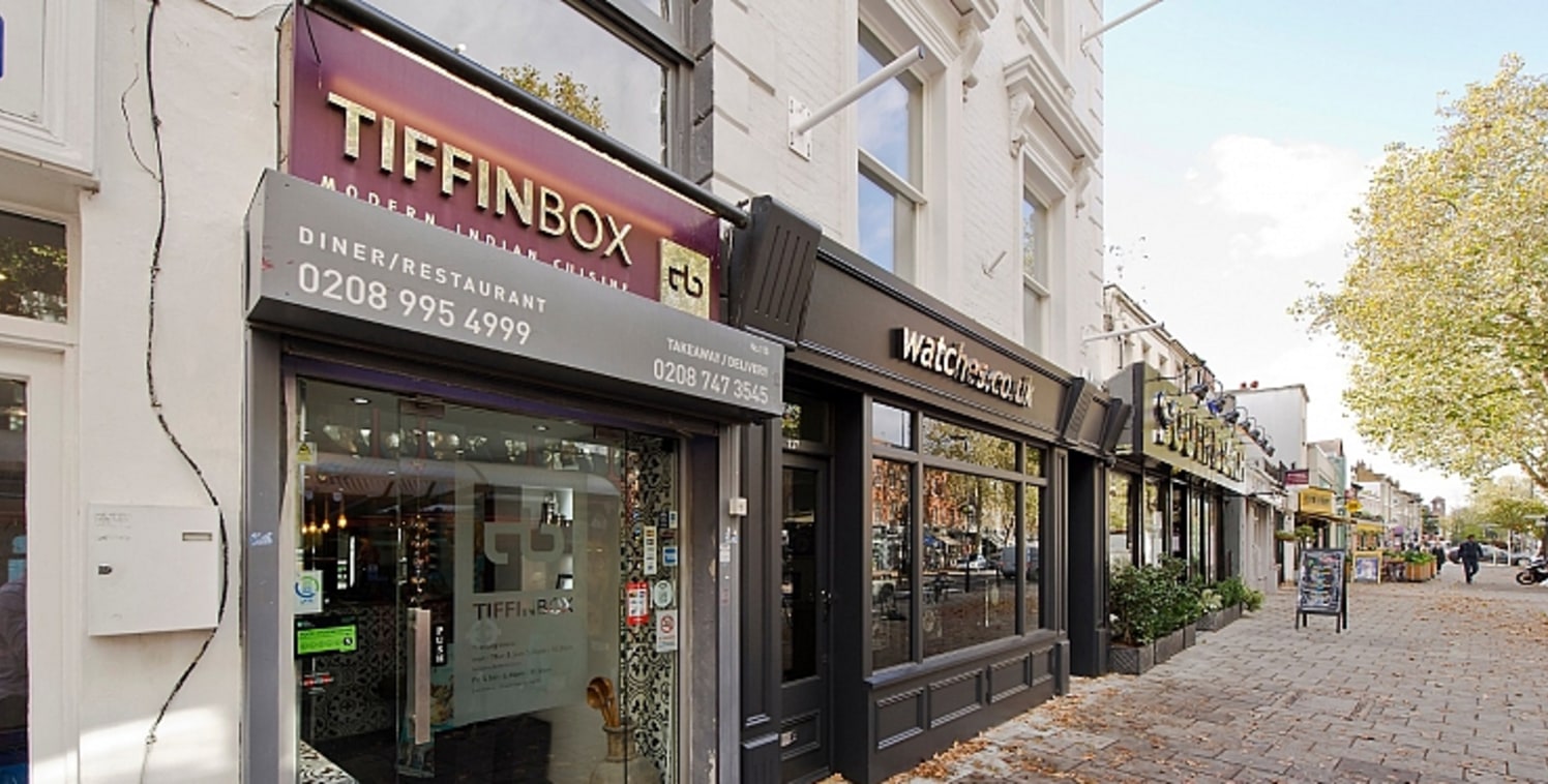 A RESTAURANT & COMMERCIAL KITCHEN (A3/A5) ON CHISWICK HIGH ROAD\n\nOverview\n\nTo Let\n\nThe premises is situated in the middle of a Victorian terrace with a glazed ground floor frontage directly onto Chiswick High Road. To the front of the ground fl...