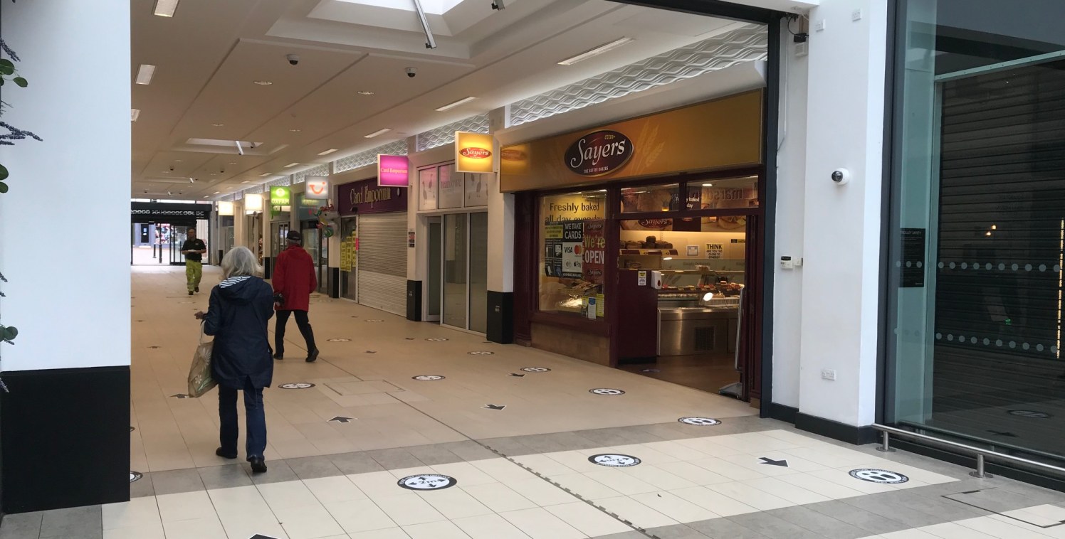 This ground floor retail unit benefits from the following features: 

* Full width shop front 

* Fluorescent strip lighting 

* Suspended ceiling 

* Vinyl and tiled floor covering

* WC

* Kitchenette