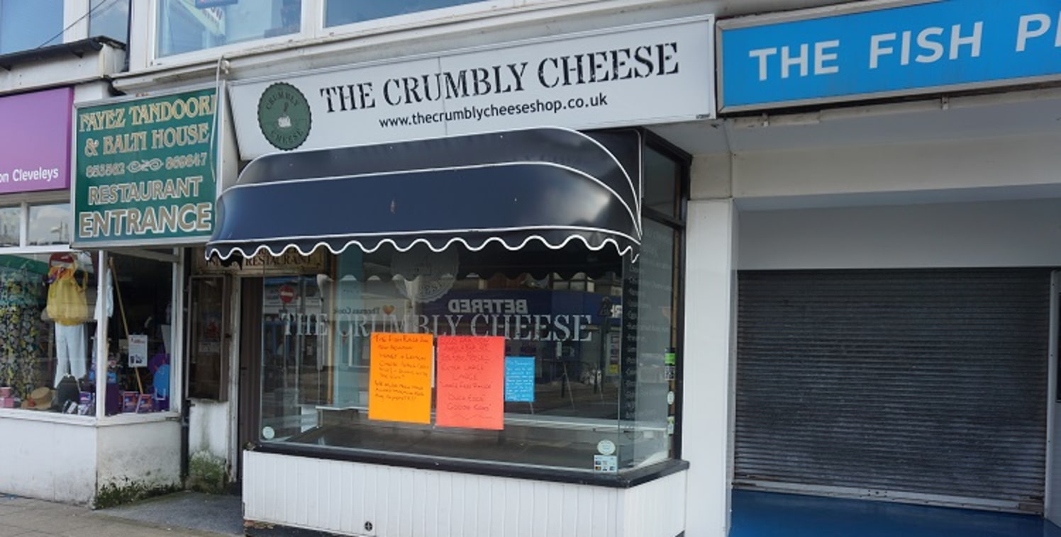 Single fronted shop premises situated in the popular all year round trading location on Victoria Road at Cleveleys. Sales area 25 sqm plus store kitchen 3.6 sqm. Shared yard and wc. The premises has traded previously as a cheese shop but would suit a...