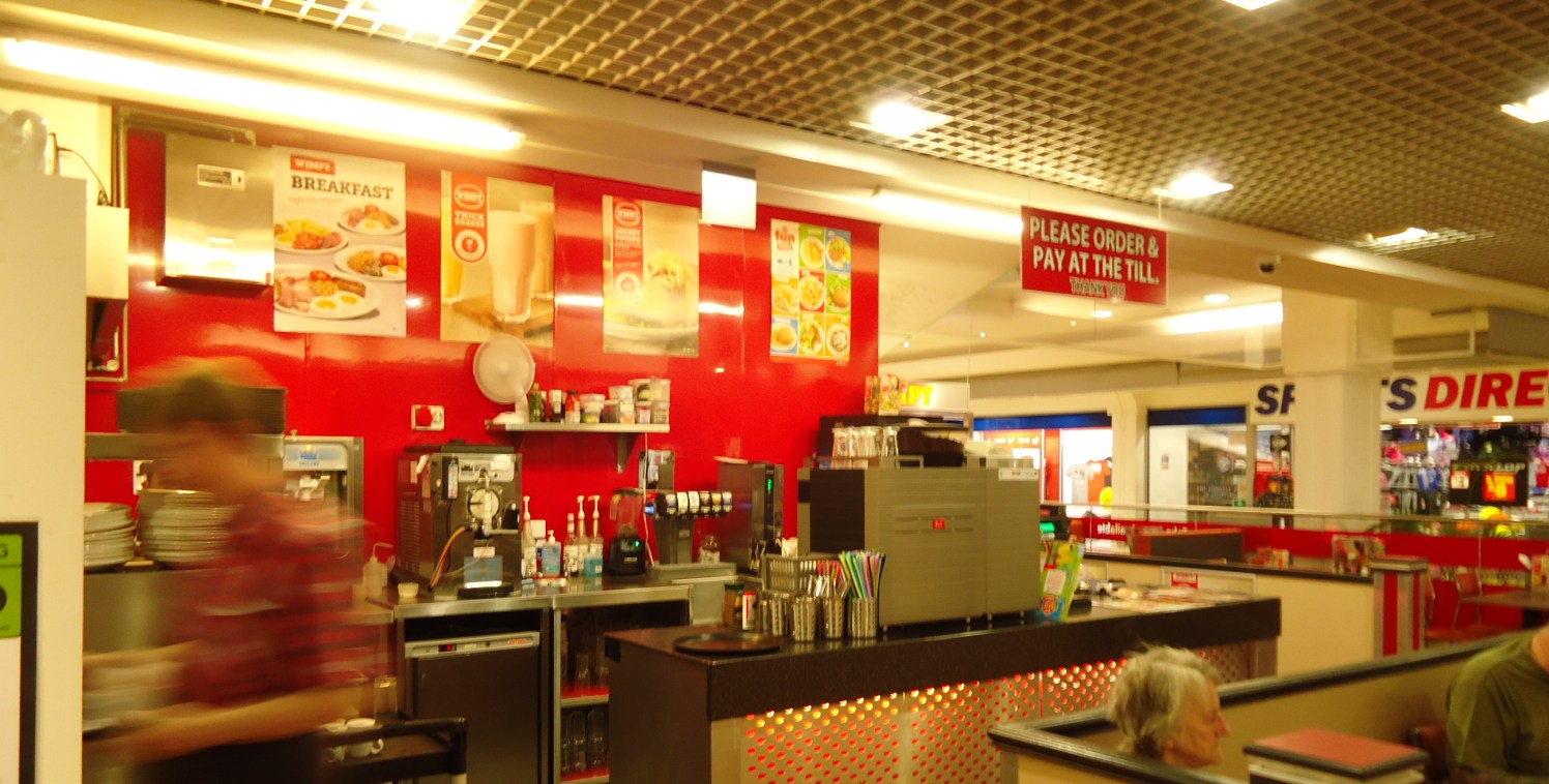 Fully fitted and trading burger restaurant/cafÈ, t/a as Wimpy within popular North Hampshire shopping centre