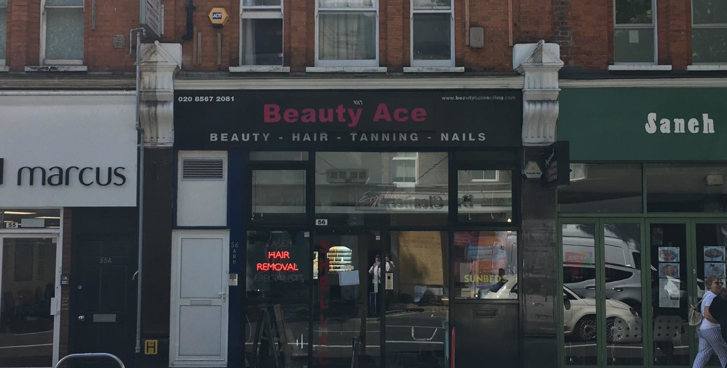 RETAIL PREMISES AVAILABLE ON A LEASE REASSIGNMENT! This property is now available, located opposite the proposed new access to Ealing Broadway Station, amongst high street names such as KFC, Paddy Power and other big names. Offering large internal sp...