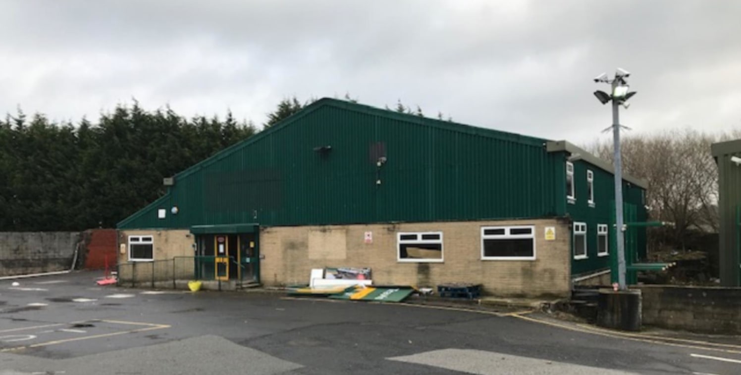 The property comprises a detached trade counter/warehouse unit benefitting from the following specification:<br><br>- steel portal frame construction<br>- mezzanine storage area<br>- part brick, part metal clad elevations<br>- connections to mains se...