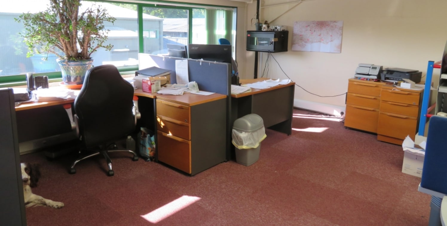 Unit 2 comprises a self-contained first floor air condition office floor arranged in open plan. The unit has the following approximate floor areas:...