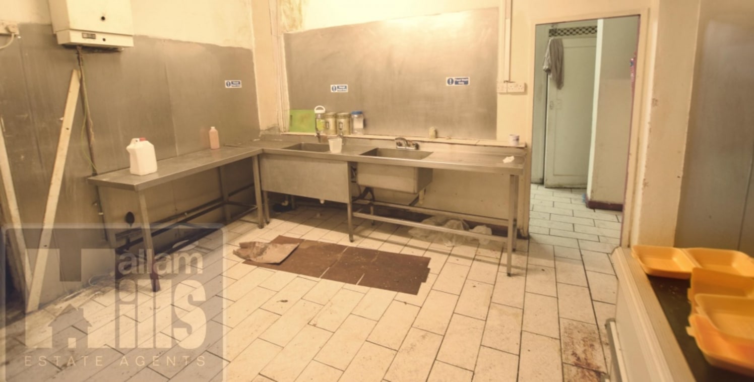 Over 800 Sqft Ex takeaway with A5 License. Located in S2 Area of Sheffield on Prince of Wales road, in a busy residential areal. With many great local shops and businesses in the surrounding area. Please call for more information or to arrange a view...
