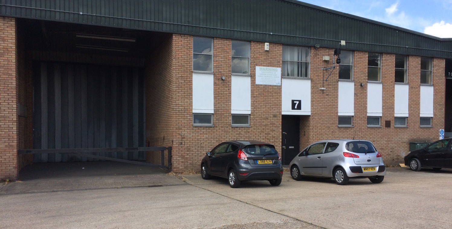 Unit 7 is a single storey industrial/warehouse unit with first floor offices located on the Lockwood Way Industrial Estate. This estate is approximately 1.5 miles south of the Billet roundabout granting access to the A406 which in turn grants access...