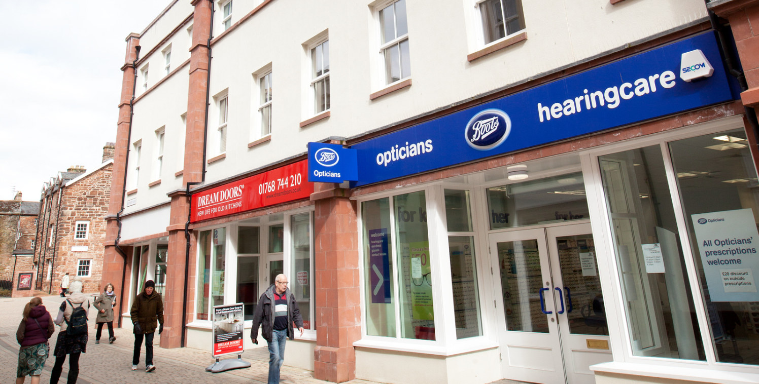 Ground floor retail unit adjacent to Dream Doors and Boots Opticians.<br>1,340 sq ft of ground floor space, ready to be fitted out to meet an individual occupier's requirements.<br>Regular shape with return frontage onto Two Lions Square.<br><br>Term...