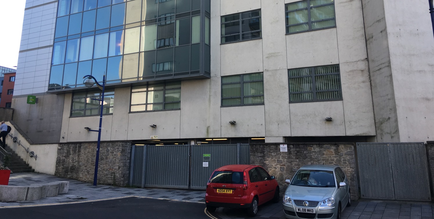 The subject property comprises of a Grade A office building providing accommodation over 7 floors of which the top 3 floors are available. The offices are available as one entire suite or on a floor by floor basis. All offices include full access rai...