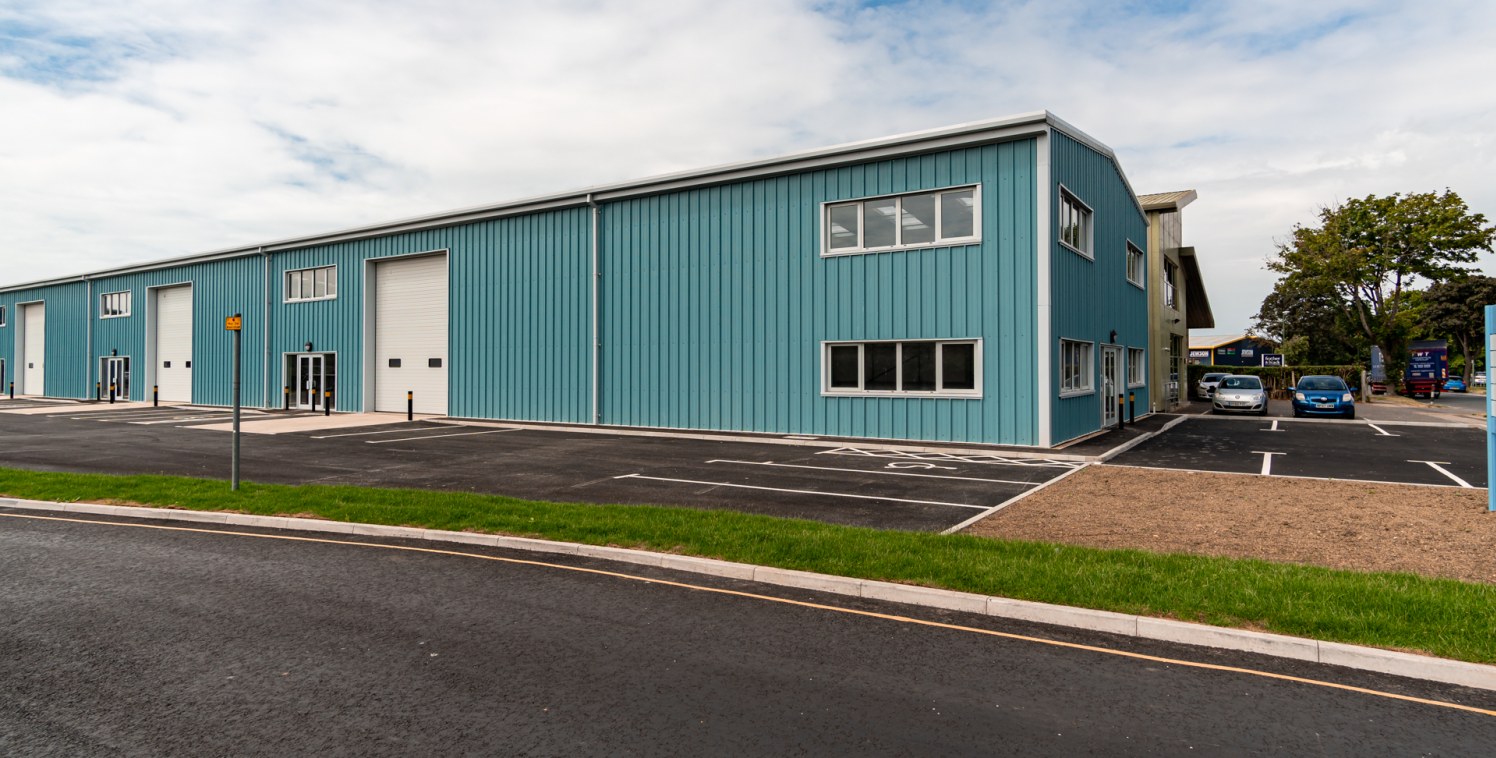 New Warehouse Unit

Total GIA 270 sq m (2,905 sq ft)