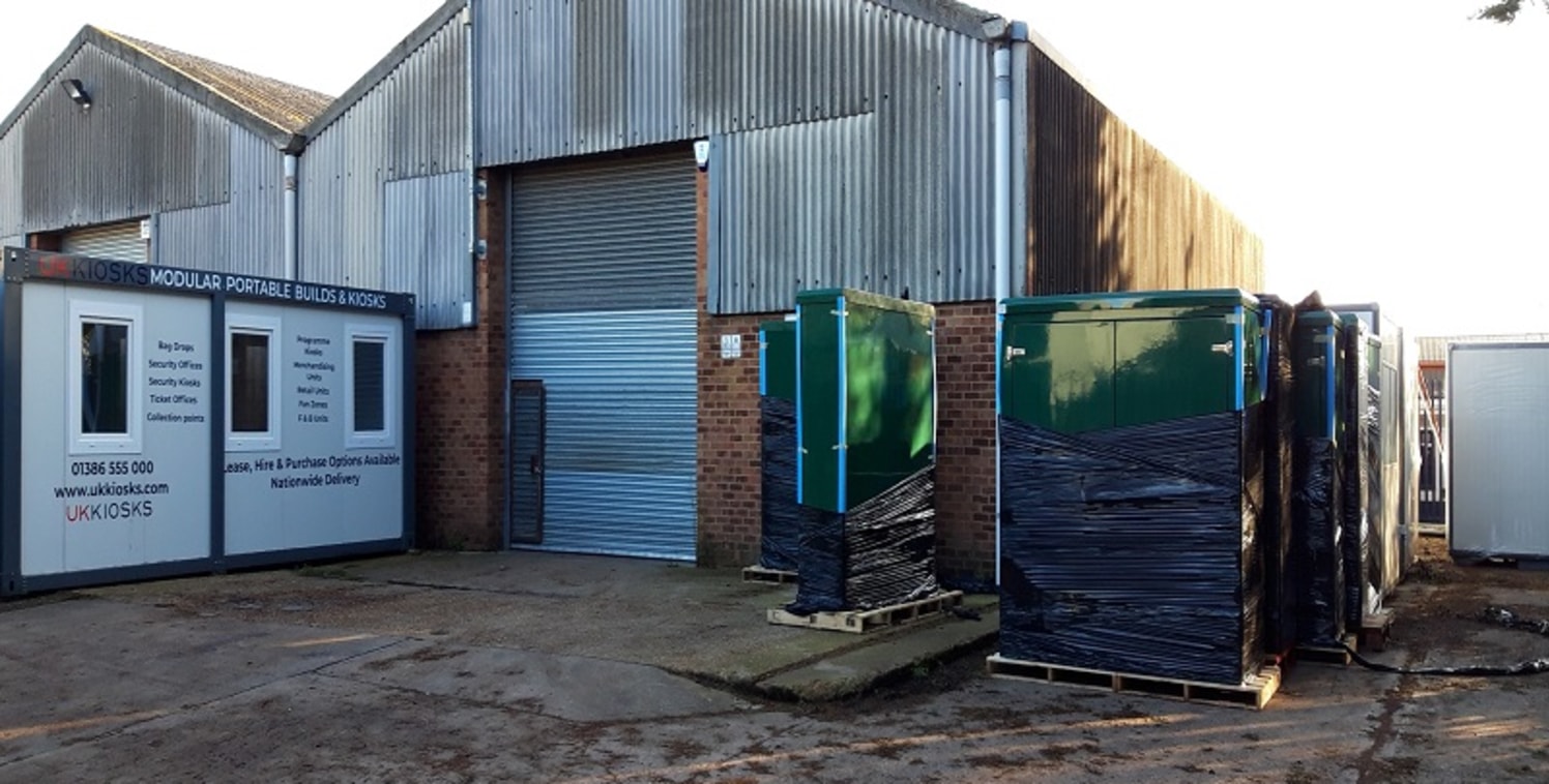 This 2,525 sq ft unit comprises a semi-detached industrial/storage unit. The property is arranged over the ground floor, with the provision of a mezzanine storage area with a large secure yard.