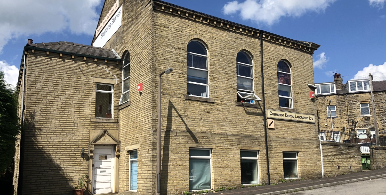 Investment generating £20,500 per annum.

The premise briefly comprises a substantial former educational period property providing accommodation over three floors to include mezzanine floor and adjoining two storey extension.

The lower ground floor...