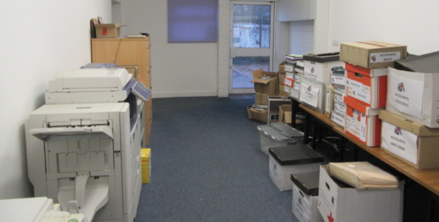 BUSINESS UNIT WITH OFFICES - 100% SMALL BUSINESS RATES RELIEF AVAILABLE - Property features include UPVC double glazing, strip fluorescent lighting, Cat II lighting to office area, insulated roof, BT points, kitchenette, external security light and g...