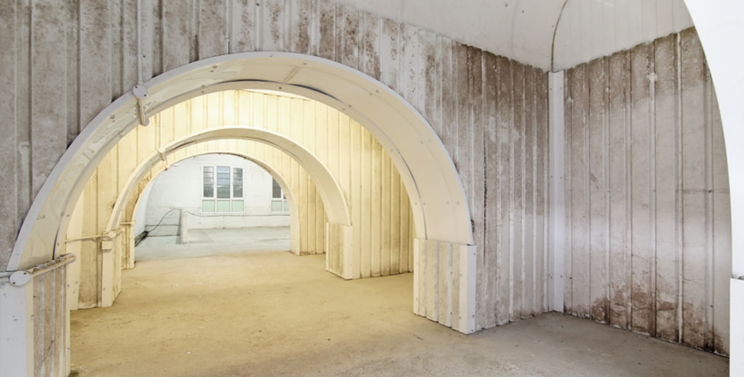 The property comprises a single arch amongst a 5 arch run off of Coldharbour Lane. The arch is split over ground and first floor, fully lined, with a concrete floor and has electricity, lighting and water services. Access is via the manual roller shu...