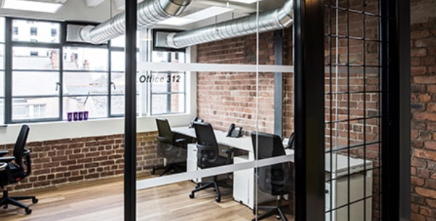 Serviced office in Liveprool, Ropewalks.

This impressive and modern open-plan business centre boasts a location in the heart of thriving Liverpool. A short walk from the station and with ready access to the Baltic Triangle - known as the exciting hu...