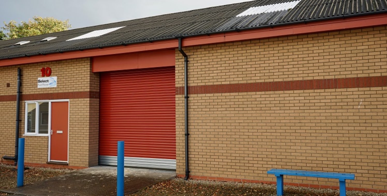 A 2,168 sq ft mid terraced industrial / warehouse unit situated on Strensham Business Park which is located within 3 miles of Junction 1 of the M50. The property benefits from a roller shutter door to the front elevation, office accommodation and thr...